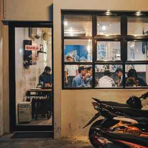 12 Cafe di Jakarta Pusat Paling Enak dan Nyaman Buat Hangout